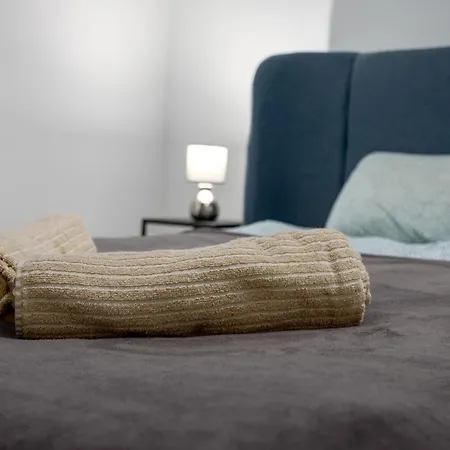 Brandnewtranquil With Free Parking Apartment